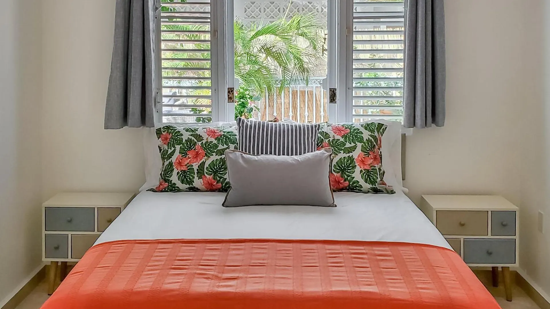 Контакты Casa Tortuga Ocean Park Villa